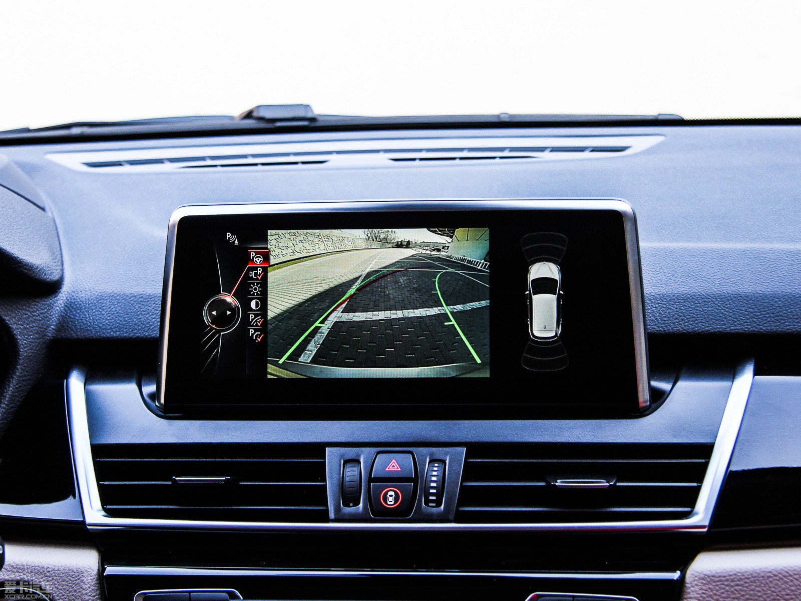 2015R2ϵ܇(M) 218i \OӋb