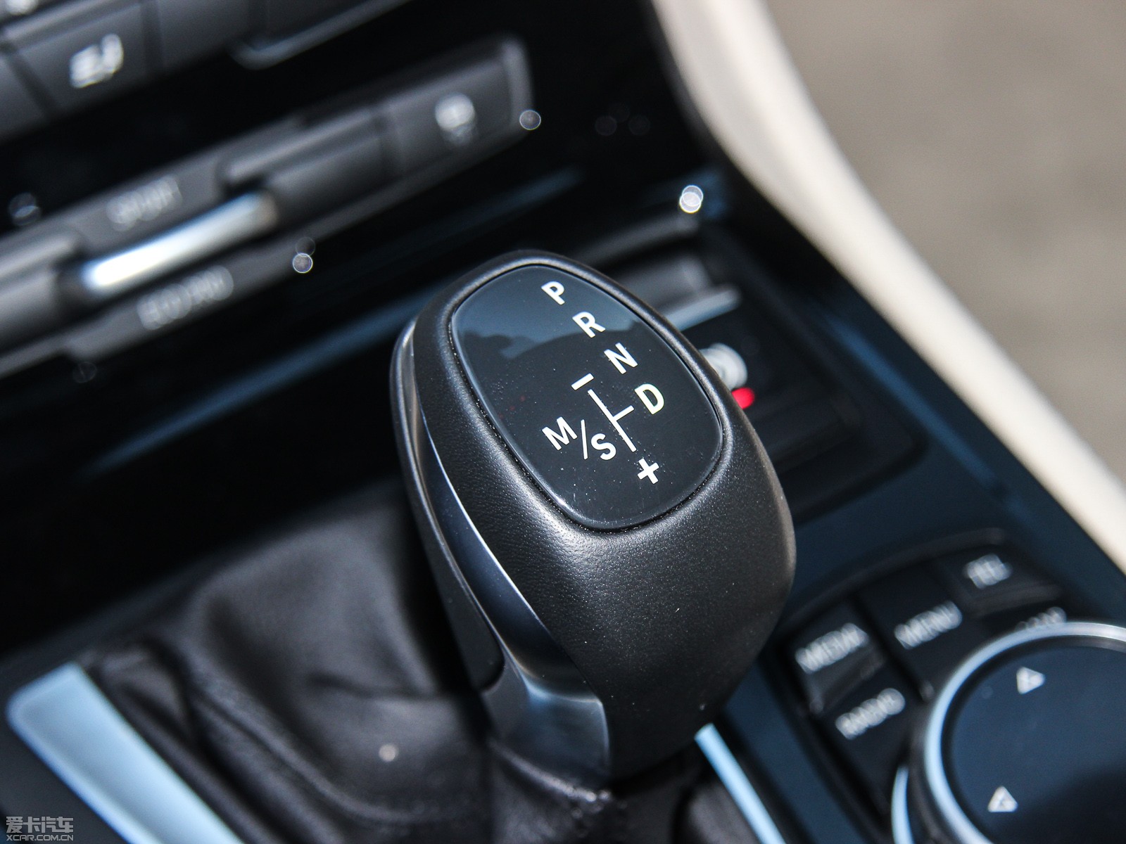 2015R2ϵ܇(M) 218i \OӋb