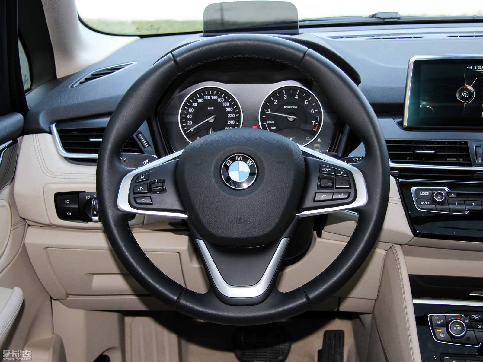 2015R2ϵ܇(M) 218i \OӋb