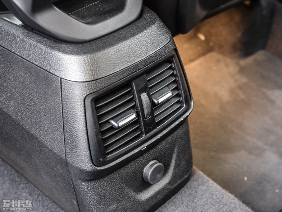 2015R2ϵ܇(M) 218i \OӋb