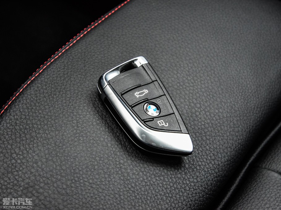 2015R2ϵ܇(M) 218i \OӋb