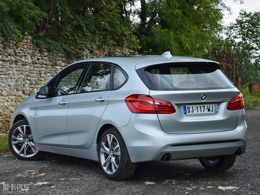 2015R2ϵ܇(M) 225i