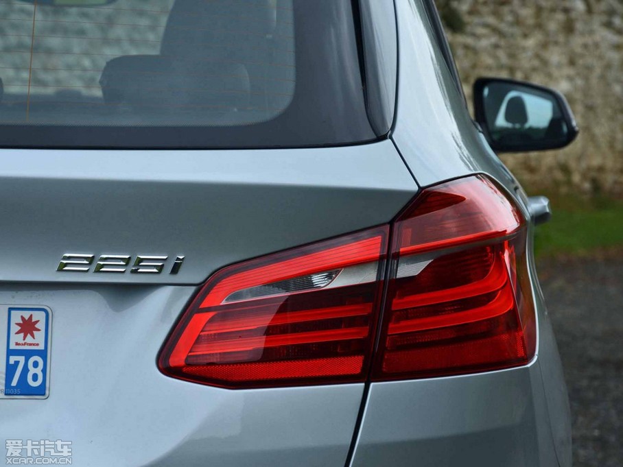 2015��R2ϵ����܇(�M(j��n)��) 225i