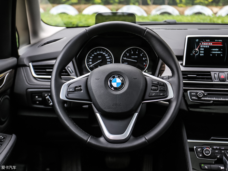 2015R2ϵ܇(M) 218i \OӋb