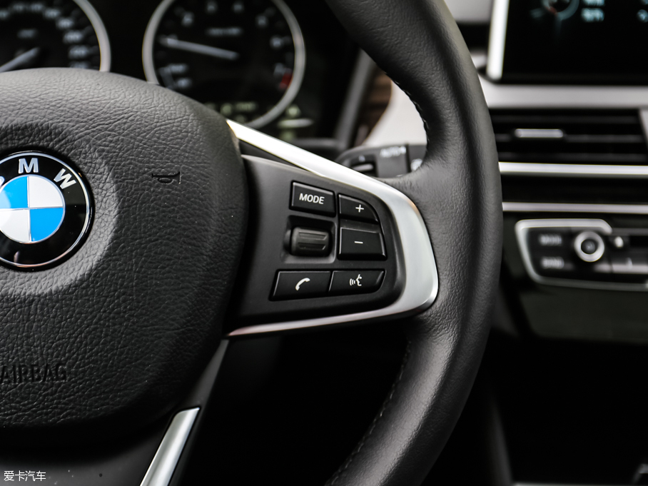 2015R2ϵ܇(M) 218i \OӋb