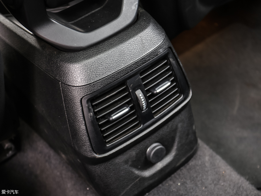 2015R2ϵ܇(M) 218i \OӋb