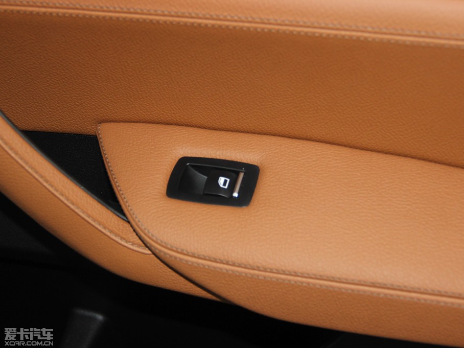 2014��RX4 xDrive28i M�\����