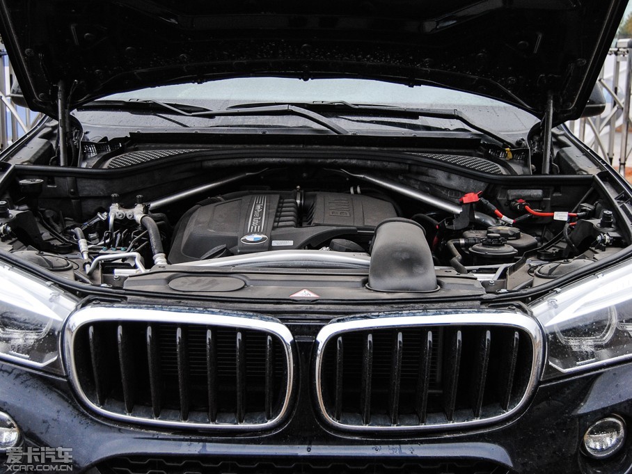 X6 xDrive353.0LֱѹΪ225kW306Ps/5800-6400rpmŤΪ400Nm/1200-5000rpm