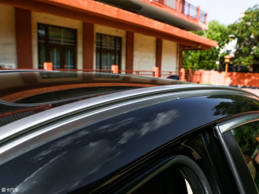 2015RX6 xDrive28i