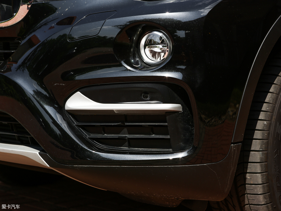 2015RX6 xDrive28i