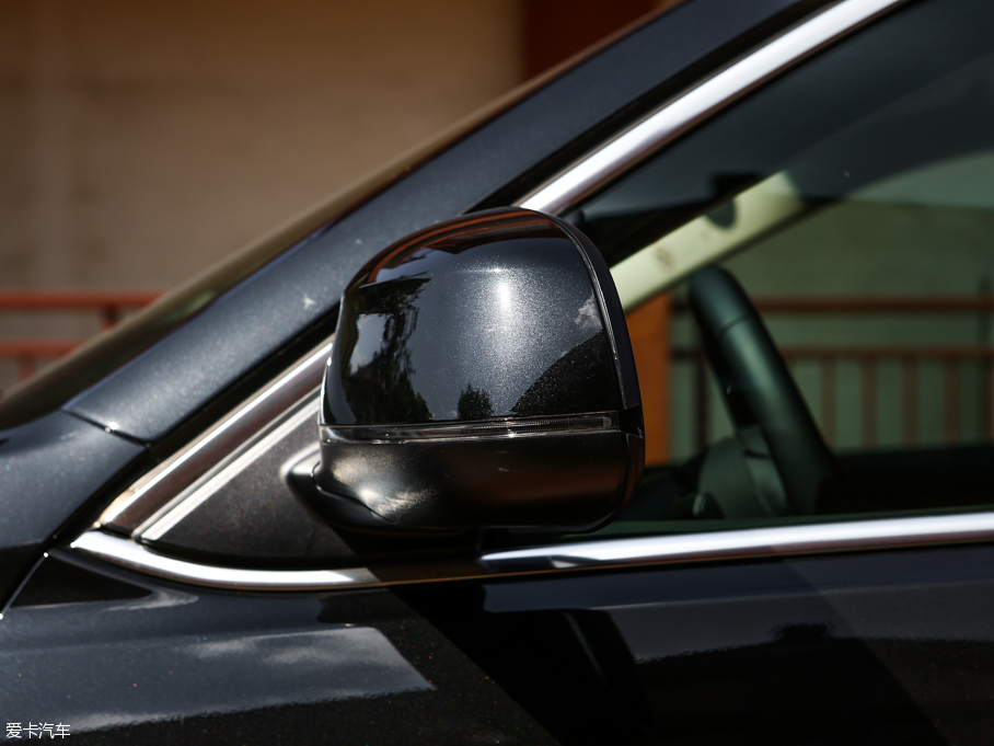 2015RX6 xDrive28i