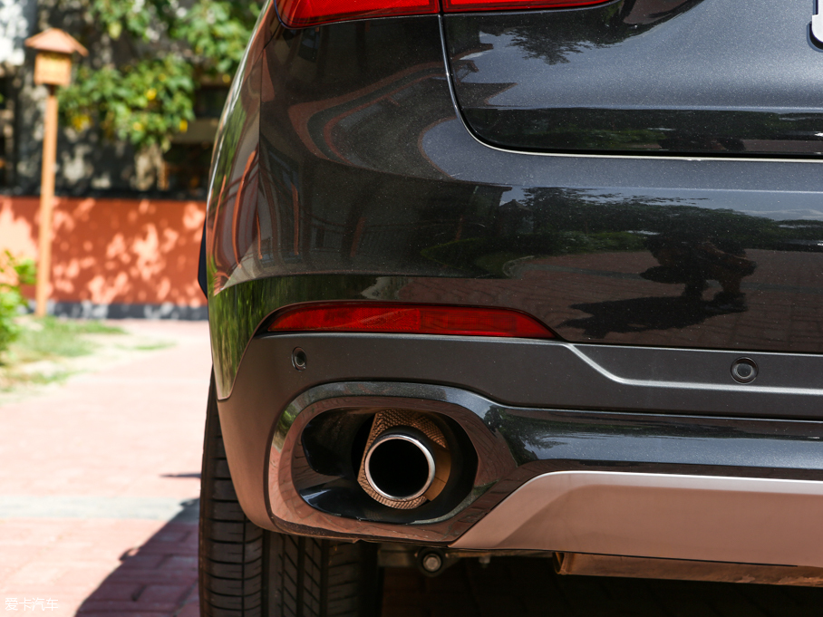 2015RX6 xDrive28i