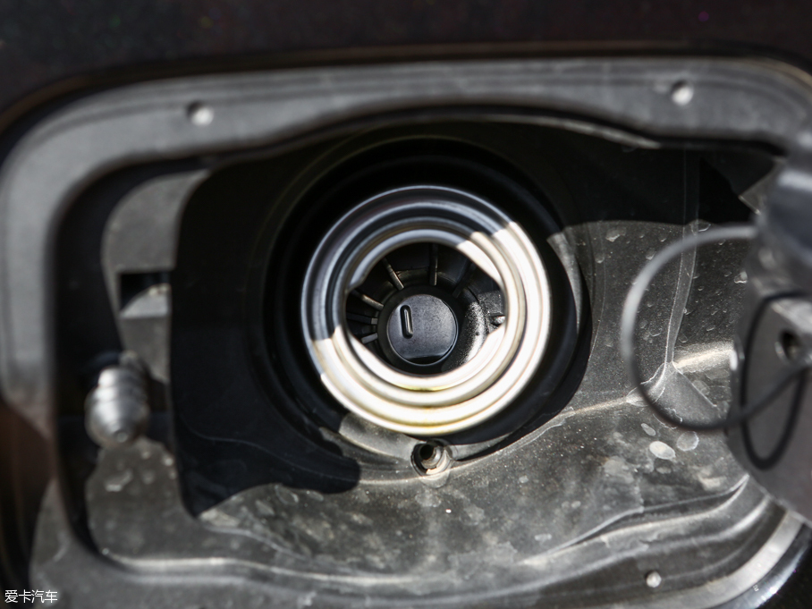 2015RX6 xDrive28i