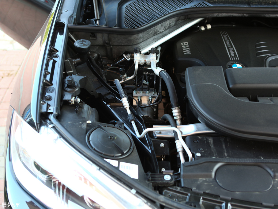 2015RX6 xDrive28i