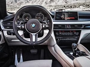 2015款M50d 中控区