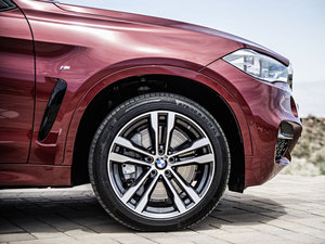2015款M50d 细节外观