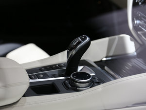 2015xDrive50i M\ п؅^