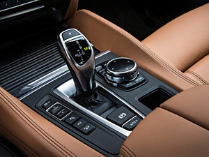 2015xDrive50i M\ п؅^