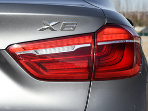 2015xDrive50i M\ β