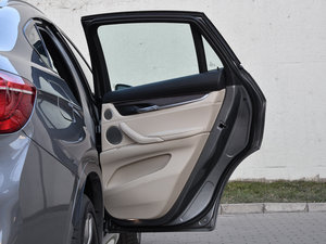 2015xDrive50i M\(yn)(dng) g