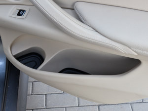 2015xDrive50i M\(yn)(dng) g