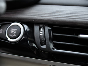 2015xDrive50i M\ п؅^(q)