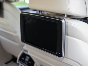 2015xDrive50i M\ п؅^