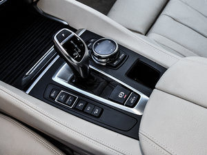 2015xDrive50i M\ п؅^
