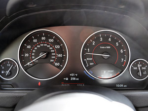 2015款340i 中控区
