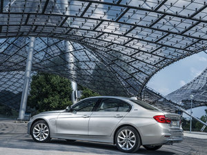 2015A(y)ctiveHybrid w^