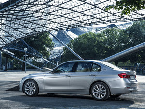 2015A(y)ctiveHybrid w^