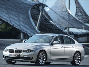 2015A(y)ctiveHybrid w^