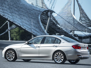 2015A(y)ctiveHybrid w^