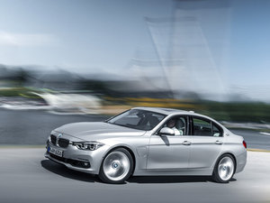 2015A(y)ctiveHybrid w^