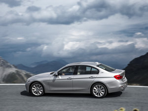 2015A(y)ctiveHybrid w^