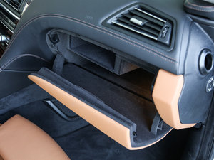 2016款640i xDrive 手套箱