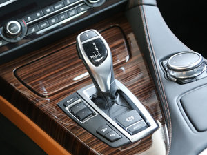 2016款640i xDrive 换挡杆