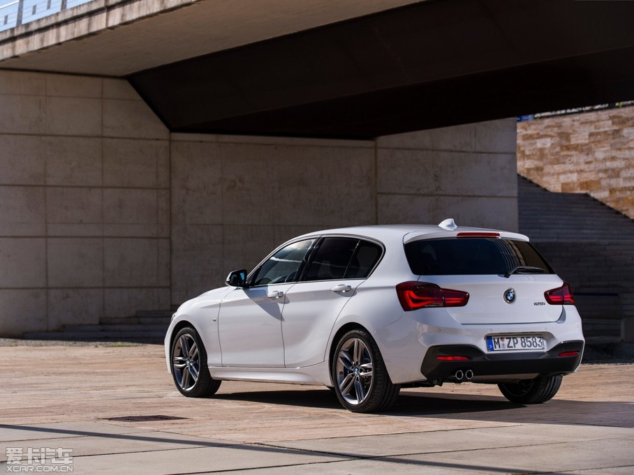 2015R1ϵɎ 125i M\