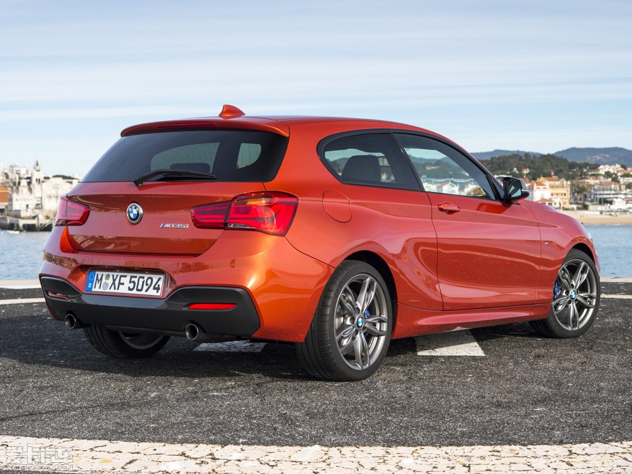 2015R1ϵɎ M135i