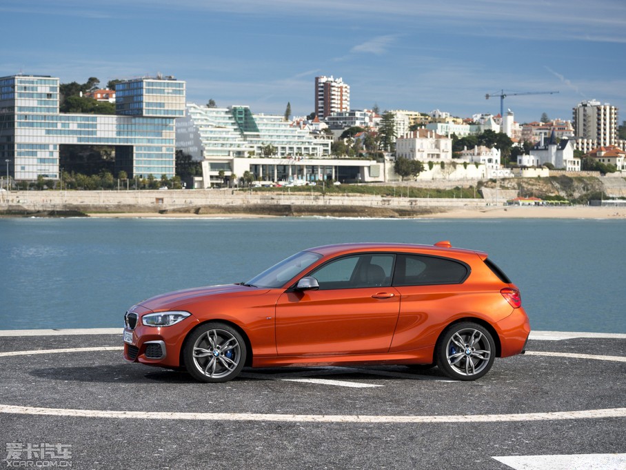 2015R1ϵɎ M135i