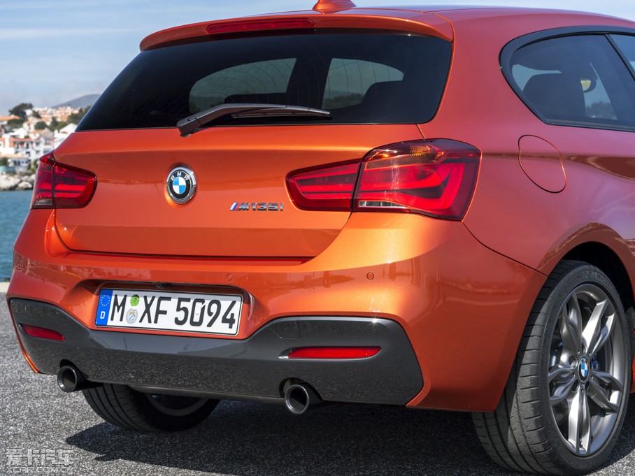 2015R1ϵɎ M135i