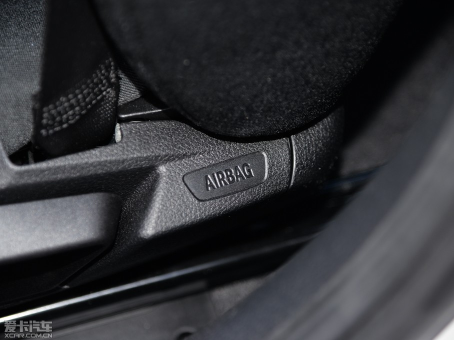 2015R1ϵɎ 118i I