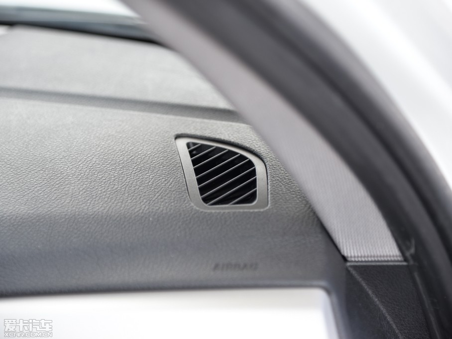 2015R1ϵɎ 118i I