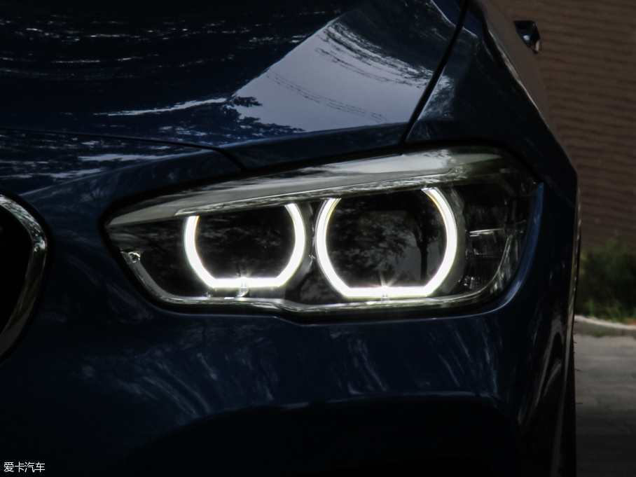 2015R1ϵɎ 125i M\