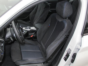 2015款M135i 主驾驶座椅