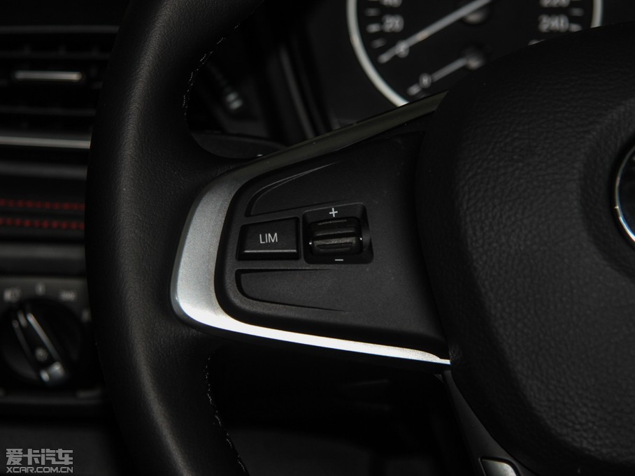 2015R2ϵ๦܇ 218i \OӋb