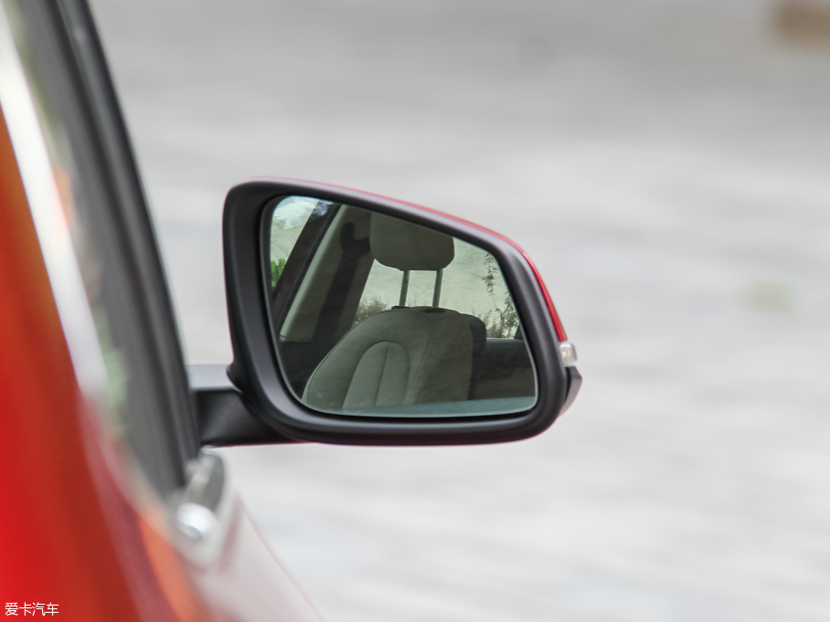 2015R2ϵ๦܇ 218i AOӋb