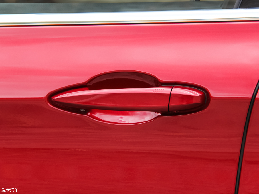 2015R2ϵ๦܇ 218i AOӋb