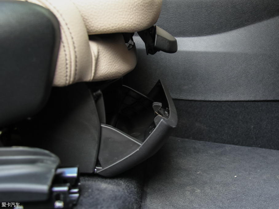 2015R2ϵ๦܇ 218i AOӋb