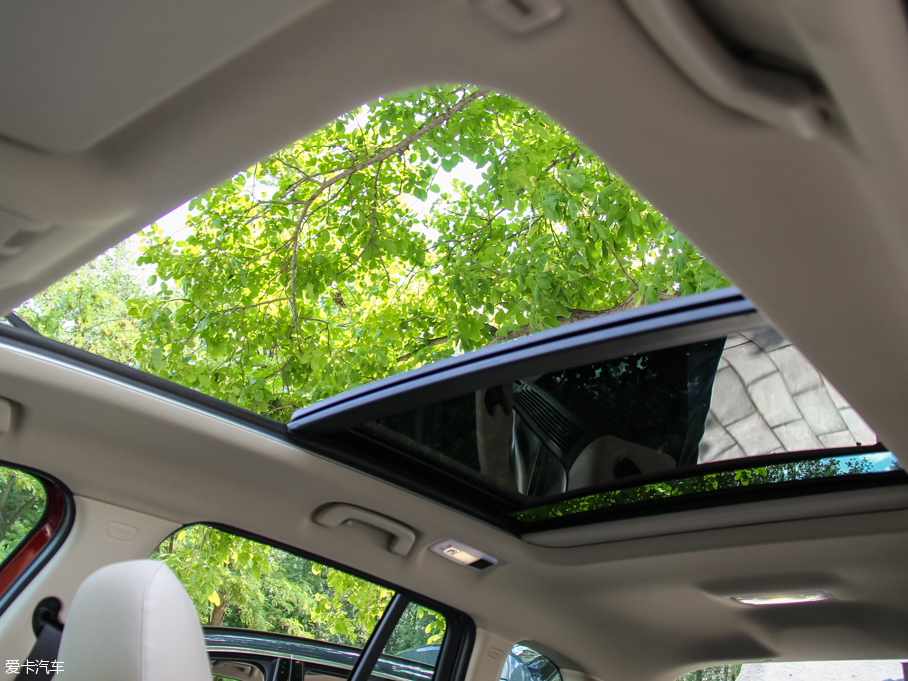 2015R2ϵ๦܇ 218i AOӋb